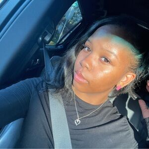 Meet your Posher, Evelyn